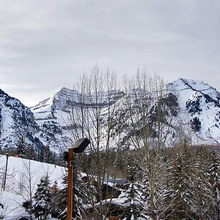 Log Cabin On The Stream Sundance, Utah Luaran gambar