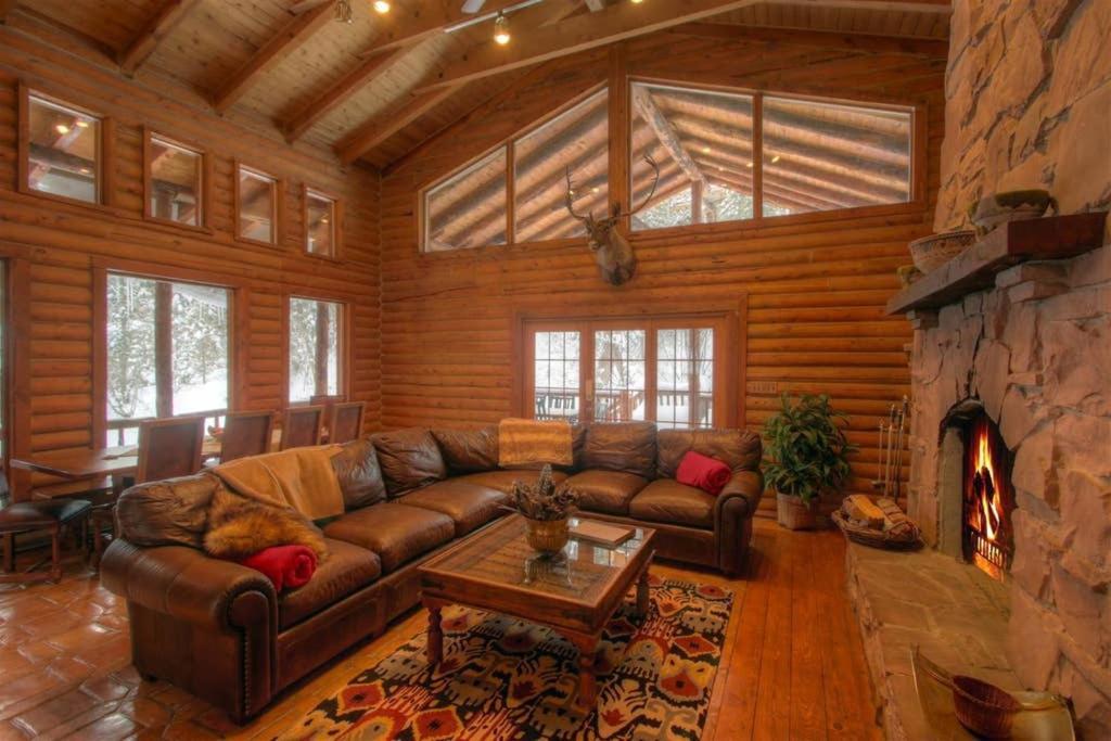 Log Cabin On The Stream Sundance, Utah Luaran gambar