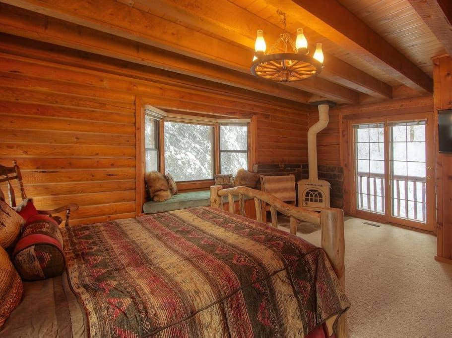 Log Cabin On The Stream Sundance, Utah Luaran gambar