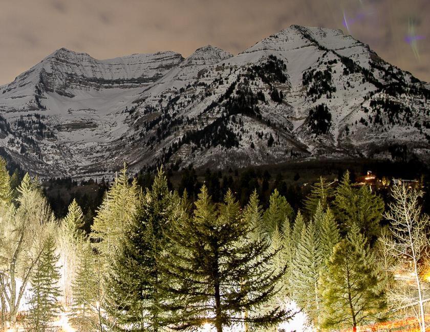 Log Cabin On The Stream Sundance, Utah Luaran gambar