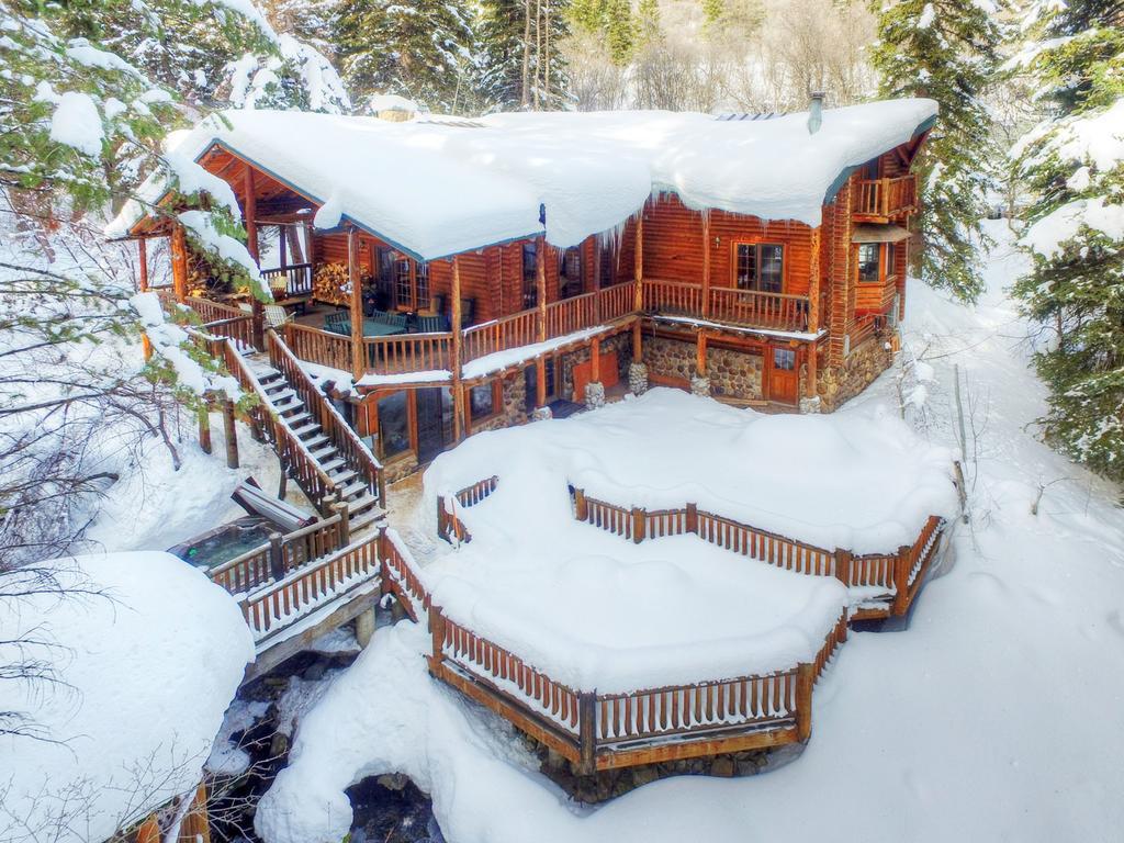 Log Cabin On The Stream Sundance, Utah Luaran gambar